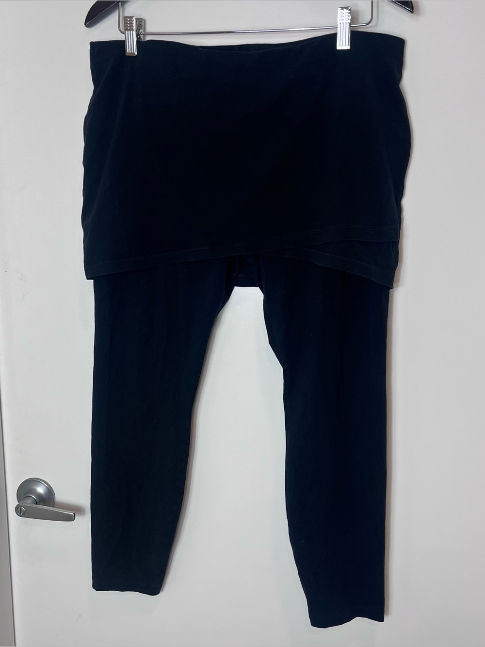 Cabi Black Skirted Leggings Size Large 5510